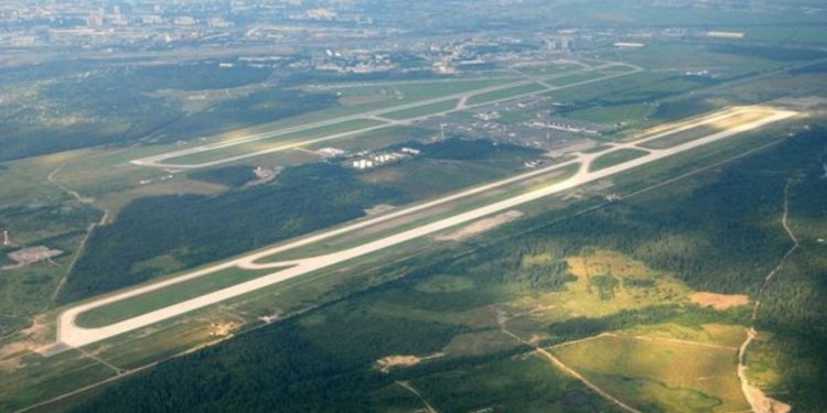 Rusya, St. Petersburg hava sahasını kapattı: "Tanımlanamayan cisim görüldü"