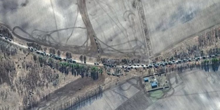 Rusya'nın Kiev'in işgali için gönderdiği 56 km’lik zırhlı konvoyun hikayesi