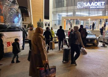 Saadet Partisi, genel merkez binasını depremzedelerin kullanımına açtı