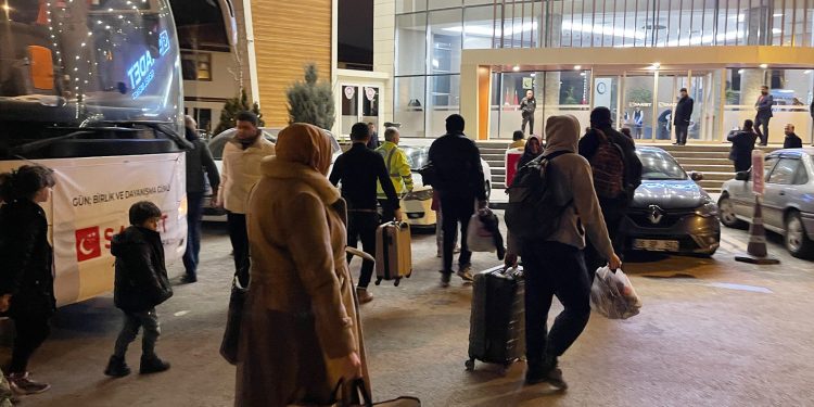 Saadet Partisi, genel merkez binasını depremzedelerin kullanımına açtı