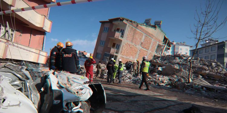 Samsun Valisi açıkladı: Elbistan'da enkaz kaldırma çalışmaları başladı