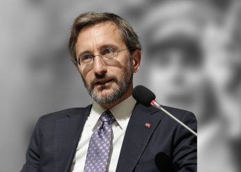 Saray’ın propaganda makinesi devrede: WhatsApp gruplarına ‘Asrın Felaketi’ afişi gönderildi