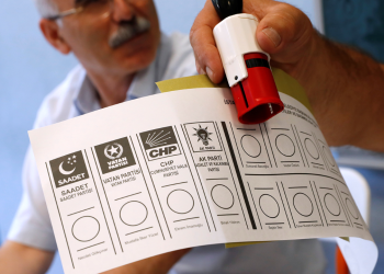 Seçim ertelenir mi: Kulislere göre AKP, seçenekleri tartışıyor