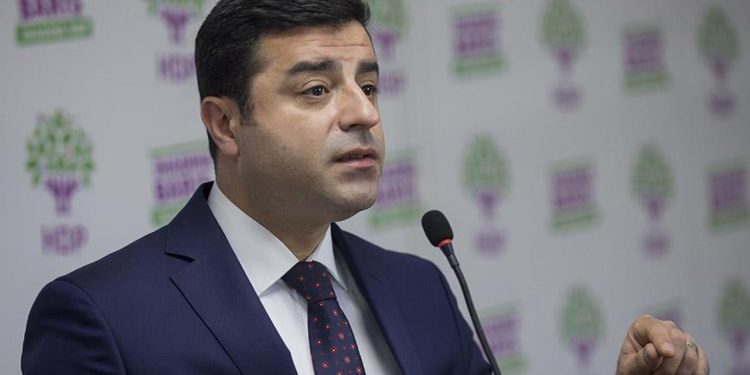 Selahattin Demirtaş'tan Erdoğan'a deprem tepkisi: Siyasi çıkarcılığın ustası olmuş