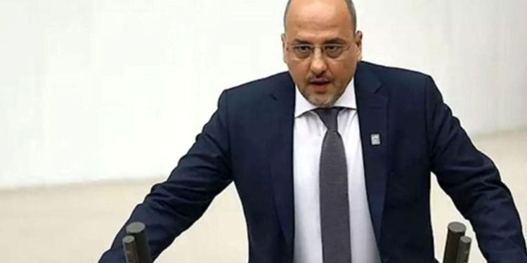 Şık'tan Bahçeli'ye yanıt: Bayrağın altına sakladıkları suçlarını örtme çabasında