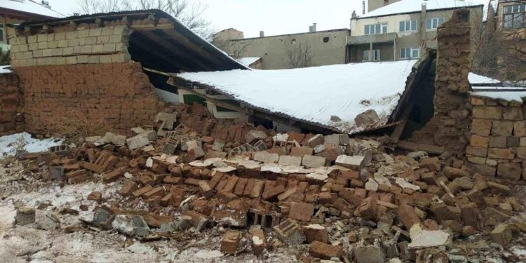 Sivas'ta 4,7 büyüklüğünde deprem