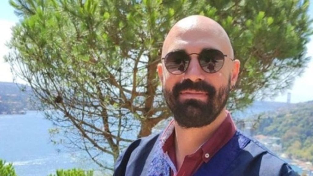 Siyaset bilimci Özgün Emre Koç, 'eleştirel deprem paylaşımları' nedeniyle gözaltına alındı