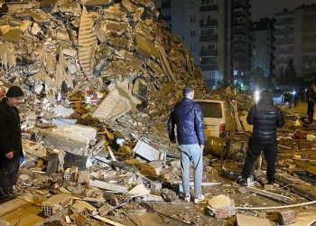Siyasetçilerden deprem mesajları: Yaraları hep beraber saracağız