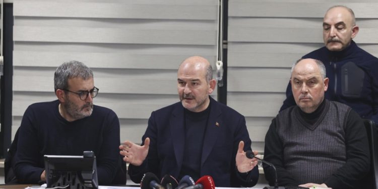 Süleyman Soylu: Antakya'daki iki konuttan biri yıkık ya da yıkılması gerekiyor