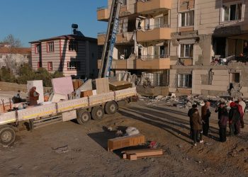 Süleyman Soylu: Ev sahiplerine 5 bin TL, kiracılara 3 bin TL kira yardımı yapılacak