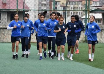 Süper lige yükseldikleri sezona ait formayı, depremzede aile için satışa sunuldu