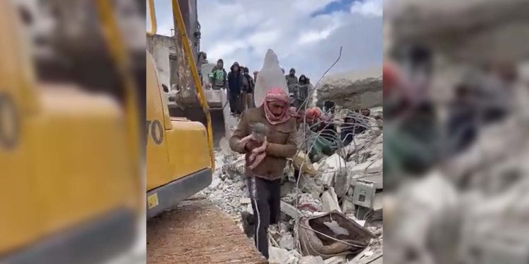 Suriye'de enkazda doğan 'Aye' bebeğin kaldığı hastaneye silahlı baskın düzenlendi