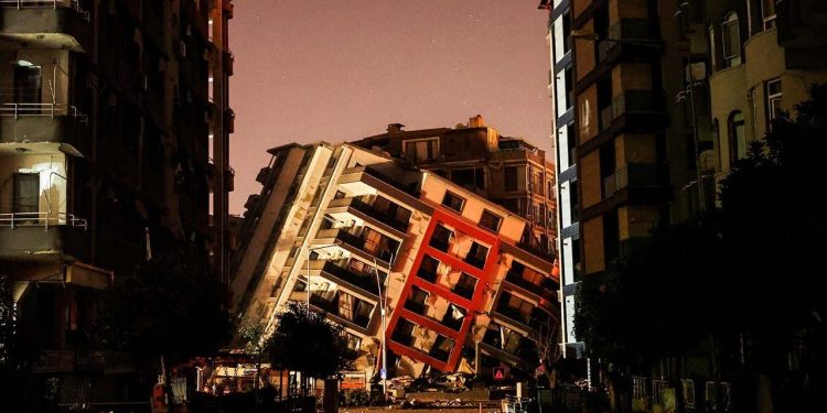 Suudi Arabistan'dan deprem bölgelerine 49 milyon dolarlık yatırım