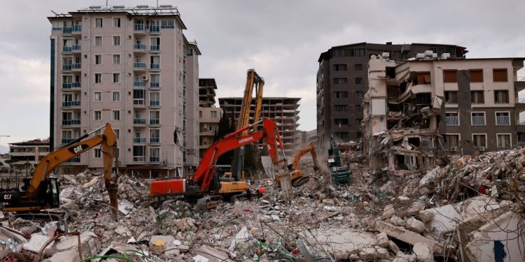 TMMOB iktidara madde madde anlattı: Bir yılda belli sayıda bina inşa edilebilir, kent değil