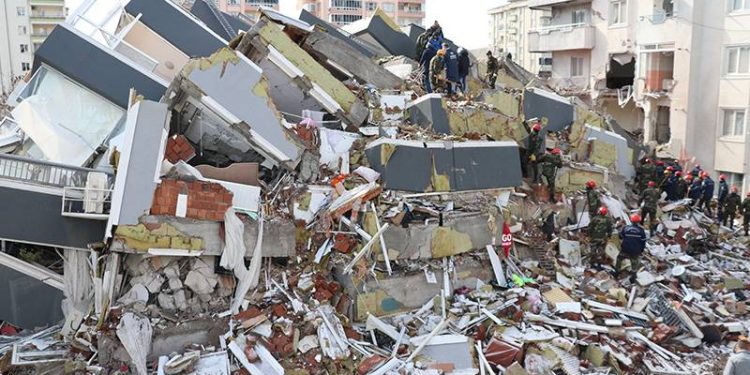 Türk Sanayicileri ve İş İnsanları Derneği (TÜSİAD), Kahramanmaraş merkezli depremlerin ardından oluşturduğu, "Deprem Destek Ağı" ile ilk aşamada, acil ihtiyaçlar konusunda yardımların depremden etkilenen illere ulaşmasını sağlamaya devam ediyor.