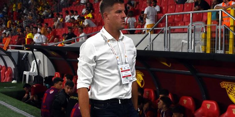 Taraftarlar, insanlığın her şeyden üstün olduğunu gösterdi