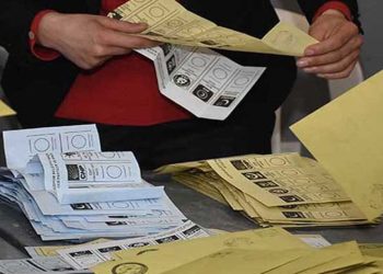 Tarihçi Sinan Meydan'dan Bülent Arınç'a tepki: İşgalde bile seçim yapıldı