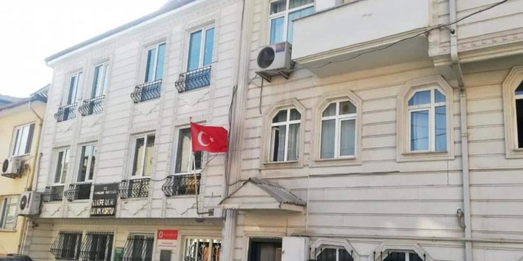 Tarikatın Kuran kursuna yerleştirilmişlerdi: 'Dokuz depremzede çocuğu Diyanet geri aldı' iddiası