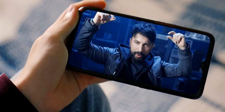 Tarkan: Binlerce ölümden sorumlu olanlar değil yardıma koşanlar ateşe veriliyor