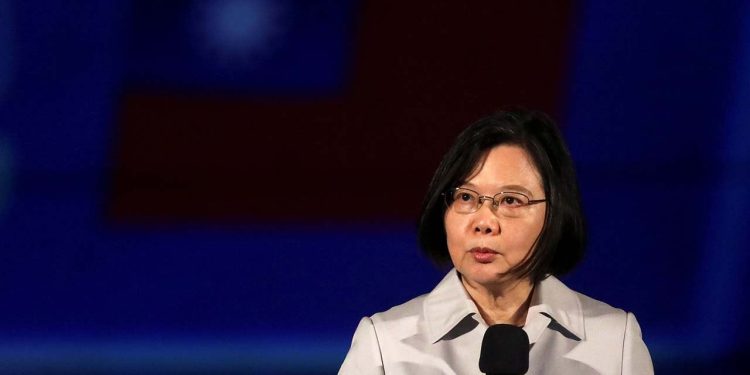 Tayvan lideri ve yardımcısı bir aylık maaşını depremzedelere bağışladı