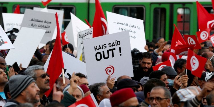 Tunus'ta Cumhurbaşkanı Kays Said'in muhaliflerine baskı dalgası sürüyor