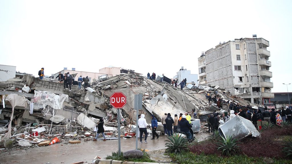 Türkiye iki büyük depremle sarsıldı: İktidar depremle ilgili soru önergesine yanıt vermemiş