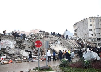 Türkiye iki büyük depremle sarsıldı: İktidar depremle ilgili soru önergesine yanıt vermemiş