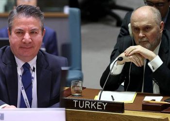 Türkiye'nin Birleşmiş Milletler Daimi Temsilcisi Feridun Hadi Sinirlioğlu'nun yerine Dışişleri Bakan Yardımcısı Sedat Önal getirildi.