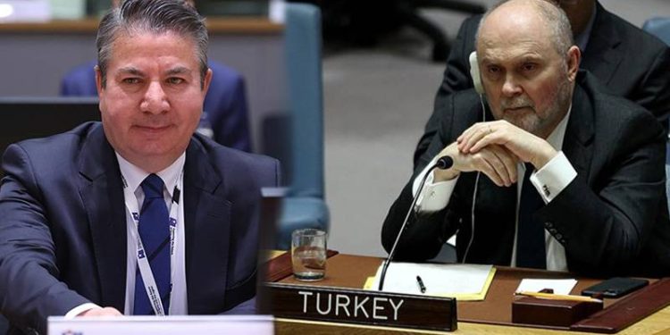 Türkiye'nin Birleşmiş Milletler Daimi Temsilcisi Feridun Hadi Sinirlioğlu'nun yerine Dışişleri Bakan Yardımcısı Sedat Önal getirildi.