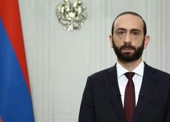 Türkiye'ye gelen Ermenistan Dışişleri Bakanı'ndan barış mesajları