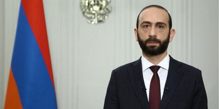 Türkiye'ye gelen Ermenistan Dışişleri Bakanı'ndan barış mesajları