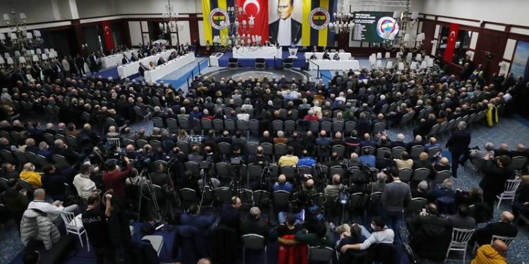 Fenerbahçe Yüksek Divan Kurulu Başkanı Uğur Dündar, "Fenerbahçe'ye karşı her türlü girişime rağmen hiçbir güç cumhuriyetin 100. yılında Fenerbahçe'nin şampiyon olmasını engelleyemeyecek" dedi.