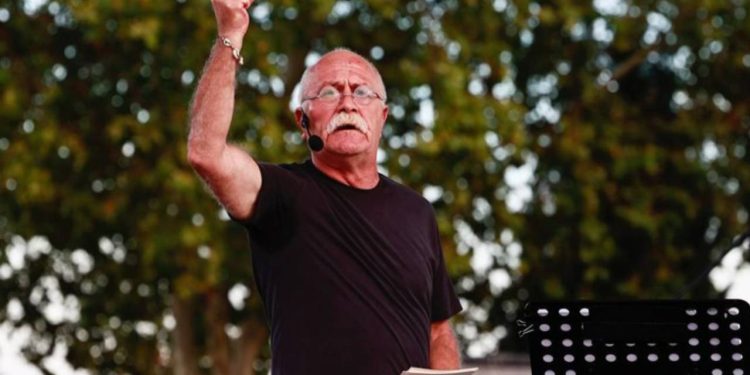 Usta oyuncu Orhan Aydın'a iş için sosyal medya hesaplarını kapatması teklif edildi