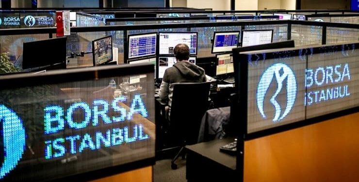 Borsa İstanbul’un 15 Şubat’ta yeniden açılmasını öngörülüyor. Ancak uzmanlar yatırımcıya yönelik doyurucu açıklama yapılmadan ve önlemler alınmadan açılışın yine aynı etkiyi yaratacağına dikkat çekiyor.