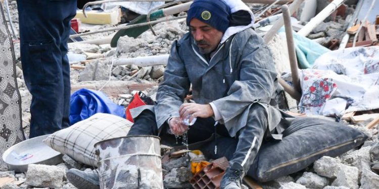 Ve Diyanet, ‘manevi destek’ kararı aldı: Deprem bölgesine 2 bin 500 personel gönderildi