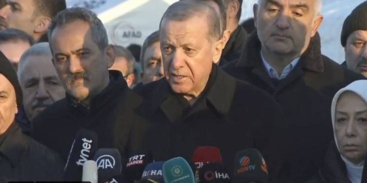 Vinç için bile talimat gerekti: Tek adam rejimi hayatı durdurdu