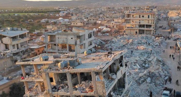 Yardımlar politik çekişmelere takıldı, Suriye’de kurtarma operasyonlarına son verildi