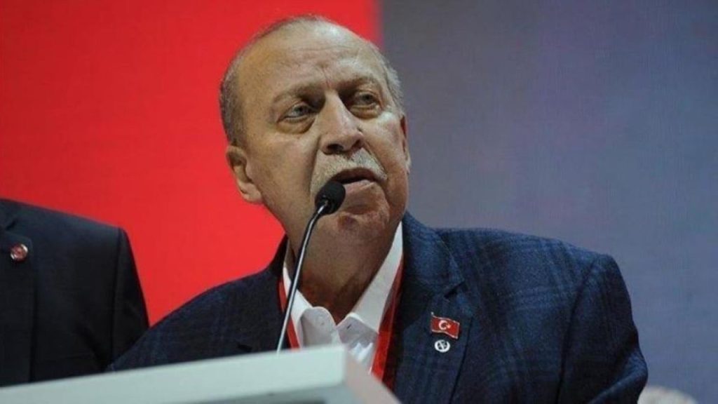 Yaşar Okuyan CHP'den ihraç edildi