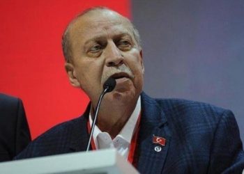 Yaşar Okuyan CHP'den ihraç edildi