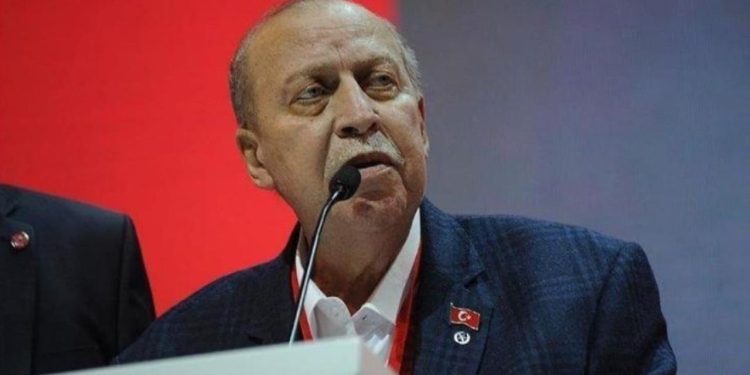 Yaşar Okuyan CHP'den ihraç edildi