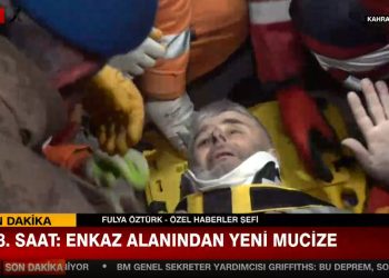 Yaşlı çift 138 saat sonra enkazdan sağ çıkarıldı