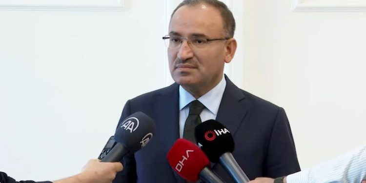 Yıkılan binalarla ilgili tutuklananlardan 78’i müteahhit, 64’ü yapı sorumlusu