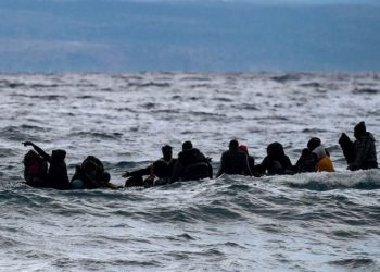 Yunanistan açıklarında bir göçmen botu daha battı: Üç ölü