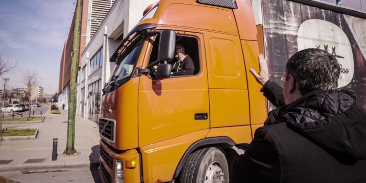 Yunanistan'dan 120 ton yardım malzemesi daha depremzedeler için yola çıktı