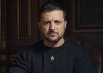 Zelenskiy savaşın birinci yılında konuştu: Hayatta kaldık ve kazanmak için her şeyi yapacağız