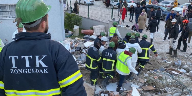 Zonguldak'tan 120 madenci daha deprem bölgesine gidiyor