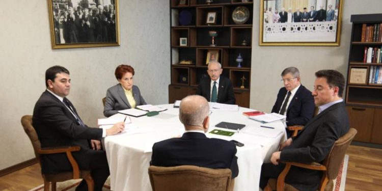 ‘Deprem’ gündemiyle toplanan Altılı Masa’dan ortak açıklama: “Ölçüsüz rant hırsı milletimize ölümcül bir fatura ödetmiştir”