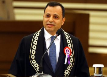 ‘İrfan Fidan seçilemedi çünkü AYM, 15 Temmuz sonrası tutuklanan Altan’ı unutmadı’