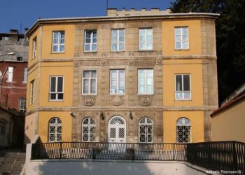 ‘Terör tehdidi’ gerekçesiyle Pierre Loti Lisesi de kapatıldı