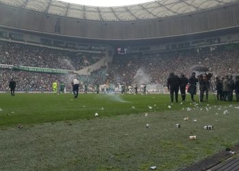 Bursaspor Taraftarına Siyasetten Tepki